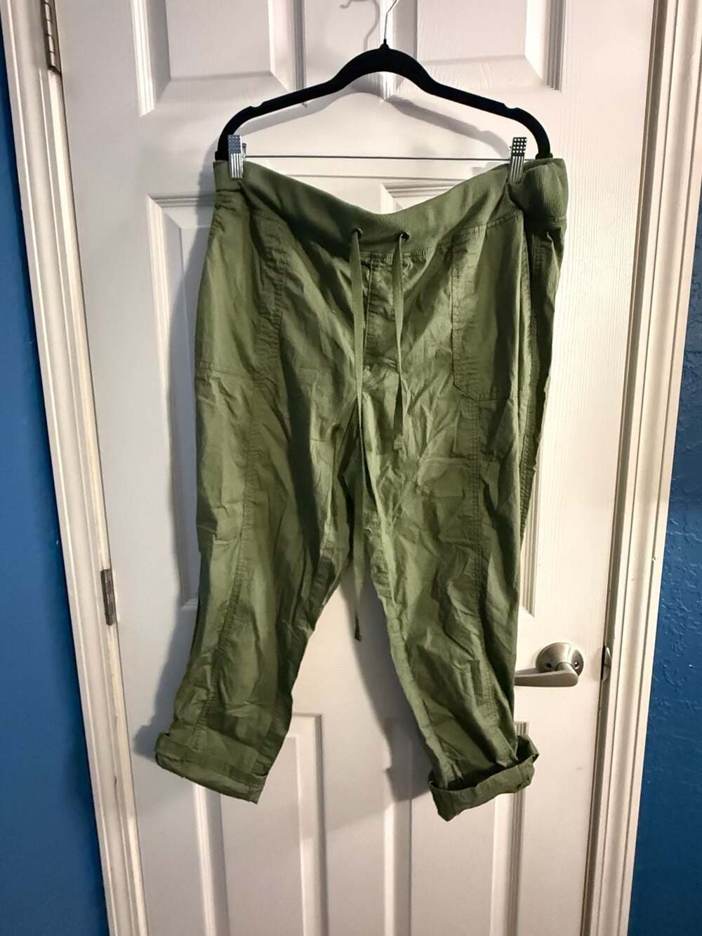 Torrid Olive Green Pull-On Cargo Crop Pants Size 2
